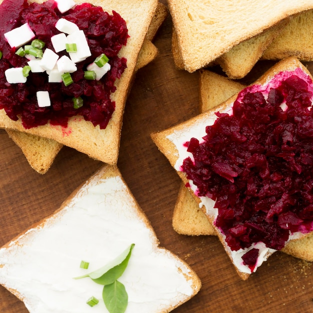 Free photo top view beetroot and cheese sandwich