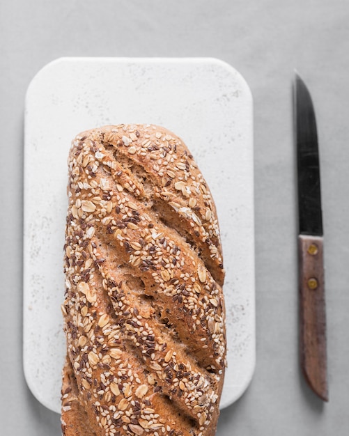 Top view bread and knife arrangement