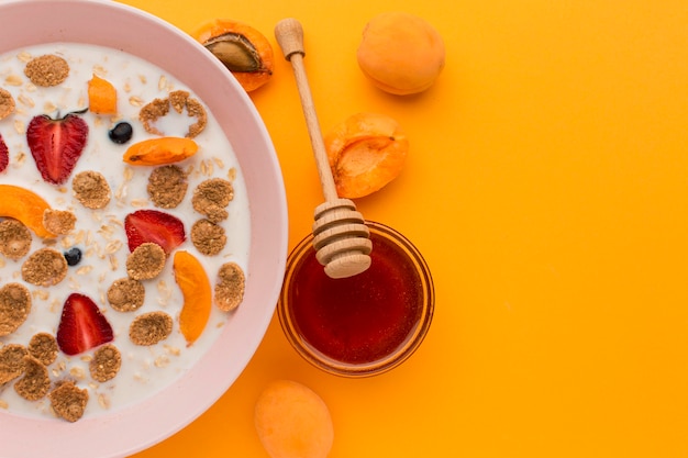 Foto gratuita concetto di colazione vista dall'alto