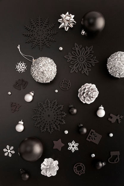 Free photo top view of christmas ornaments with globes