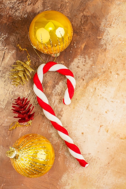 Giocattoli dell'albero di natale vista dall'alto