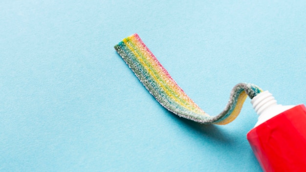 Foto gratuita vista dall'alto di gelatina colorata con spazio di copia