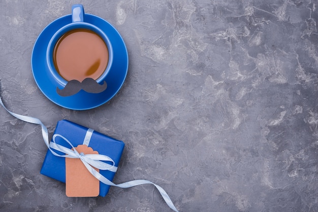 Vista dall'alto copia spazio caffè per la festa del papà