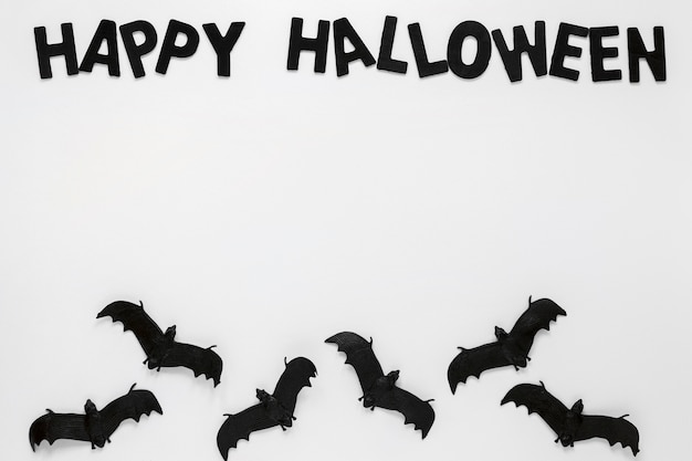 Free photo top view creepy halloween elements with bats