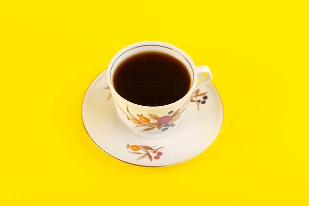 ホットで強いコーヒーのトップビューカップ