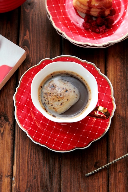 Foto gratuita vista dall'alto di una tazza di caffè