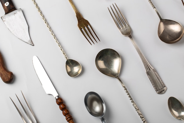 Free photo top view cutlery arrangement