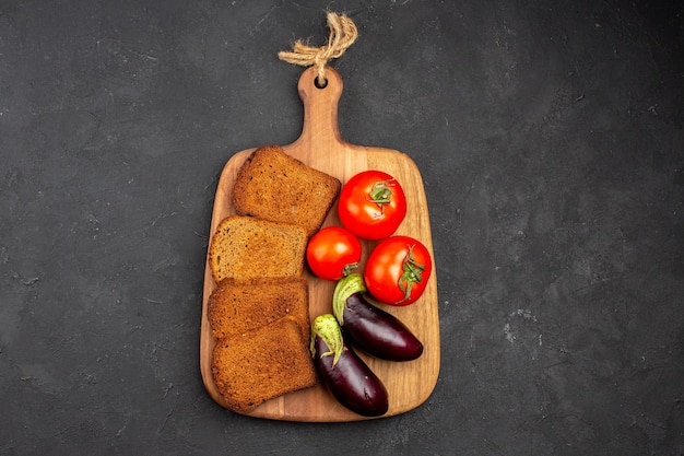 Top View of Dark Bread Loafs with Tomatoes and Eggplants on Dark Background – Salad, Health, Ripe Meal | Free Download