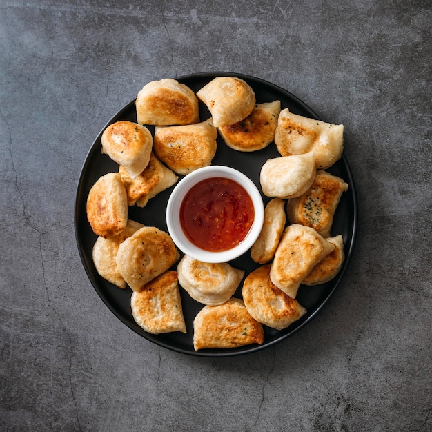 Foto gratuita vista dall'alto delizioso assortimento di pasti per la colazione