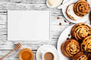 Foto gratuita vista dall'alto del delizioso concetto di pasticceria