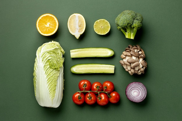 Free photo top view delicious vegetables arrangement