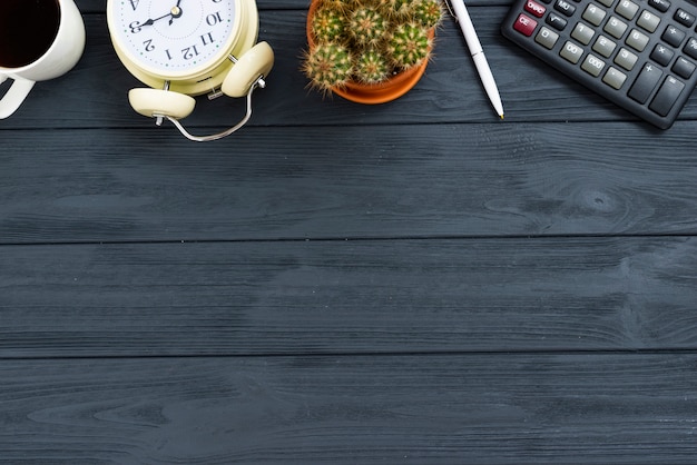 Free photo top view desk concept with wooden table