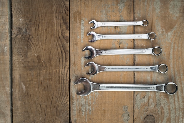 Free photo top view different types of wrenches