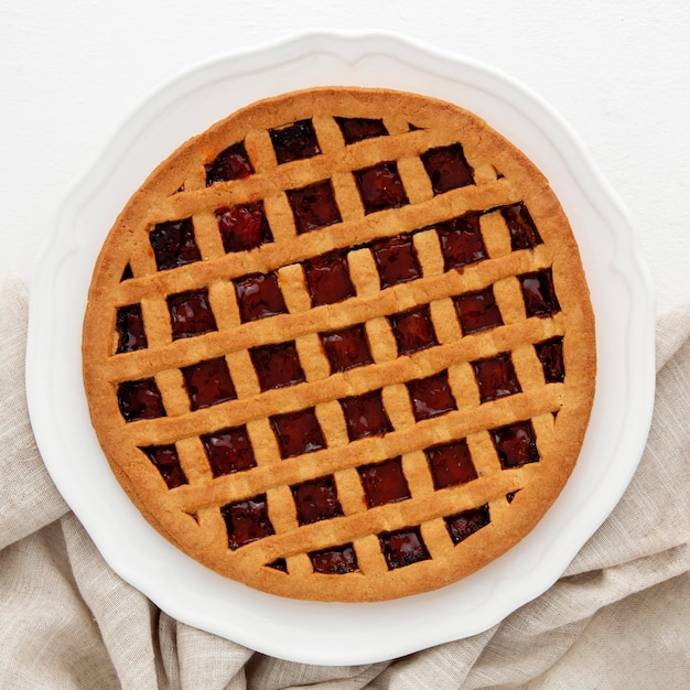 Free photo top view forest fruit pie