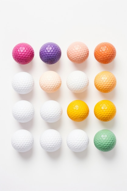 Free photo top view golf balls arrangement