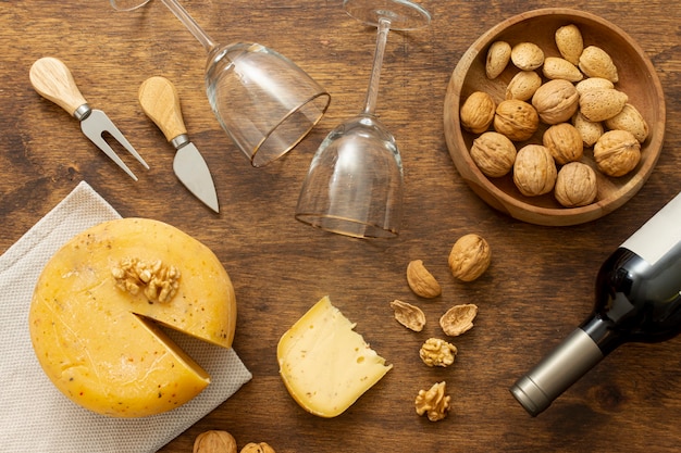 Vista dall'alto snack gourmet su un tavolo