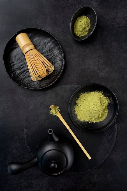 Foto gratuita vista superiore matcha verde natura morta