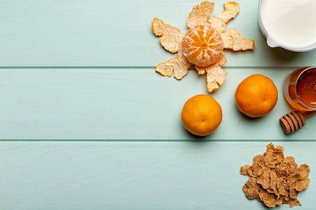 Free photo top view healthy breakfast on table