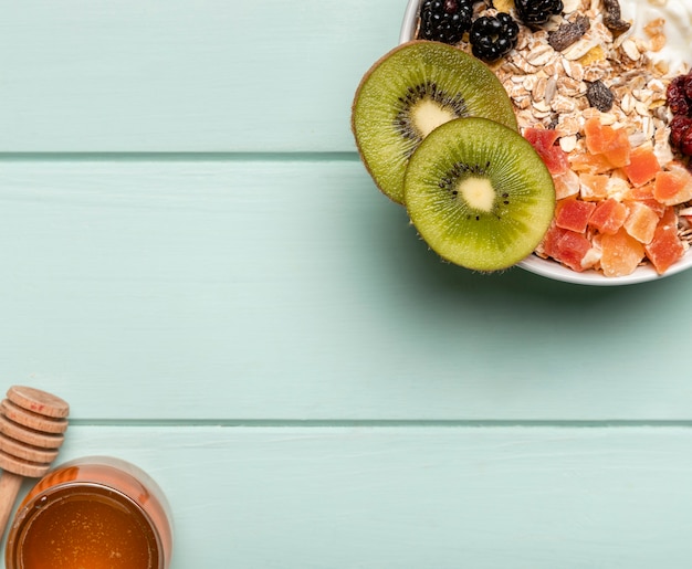 Free photo top view healthy breakfast on table