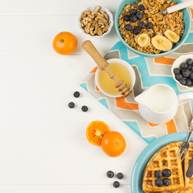 Free photo top view healthy breakfast