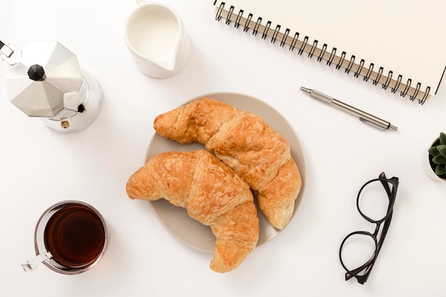 Free photo top view homemade croissants on the table