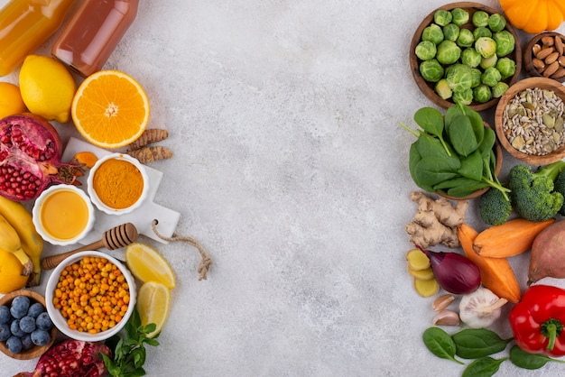 Foto gratuita vista dall'alto del cibo che aumenta l'immunità per uno stile di vita sano