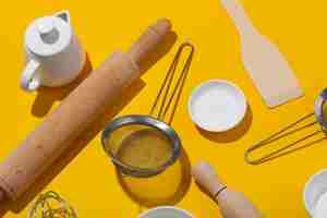 Free photo top view kitchen tools arrangement