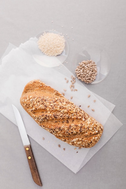 Top view knife and bread arrangement