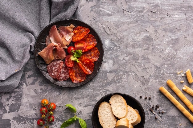 Foto gratuita vista dall'alto del concetto di carne con copia spazio