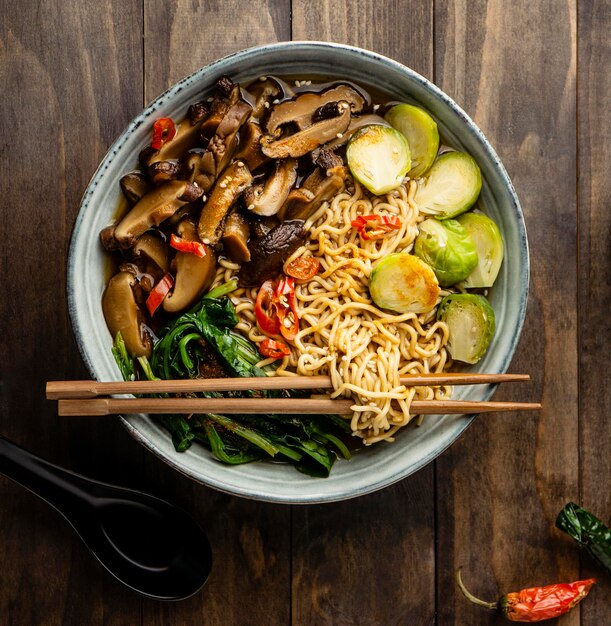 Top view noodles in a bowl