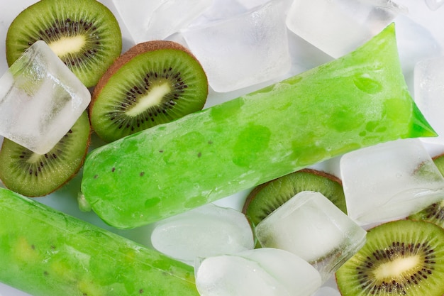 Бесплатное фото Вид сверху на замороженный бразильский фруктовый десерт