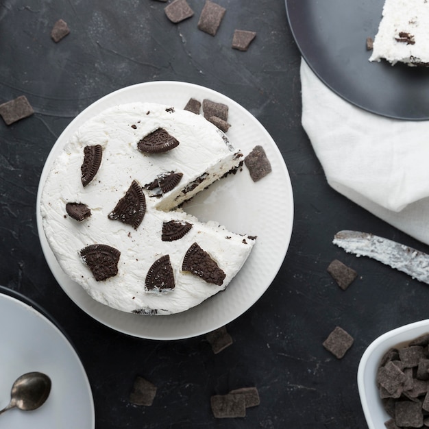 Top view oreo cake arrangement