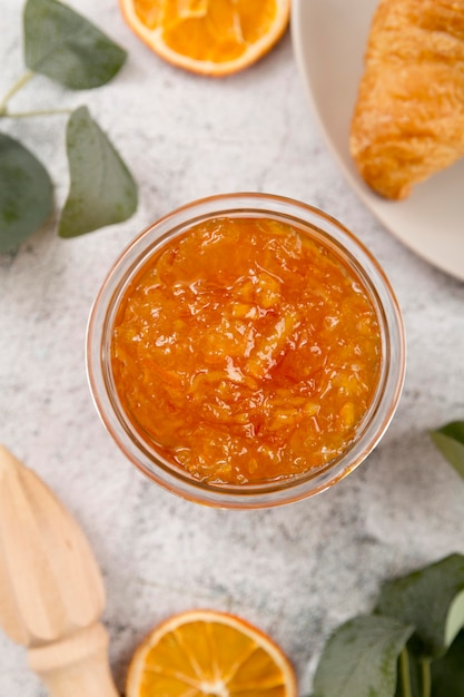 Foto gratuita vista dall'alto marmellata di arance fatta in casa biologica