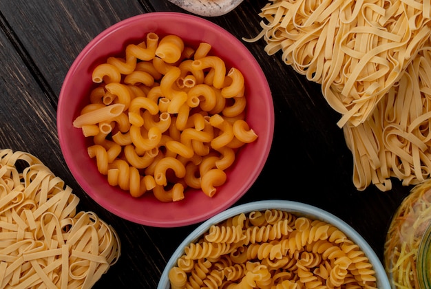Top view of pasta in bowls