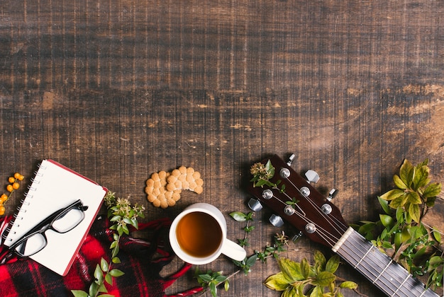 Free photo top view picnic arrangement on wooden background