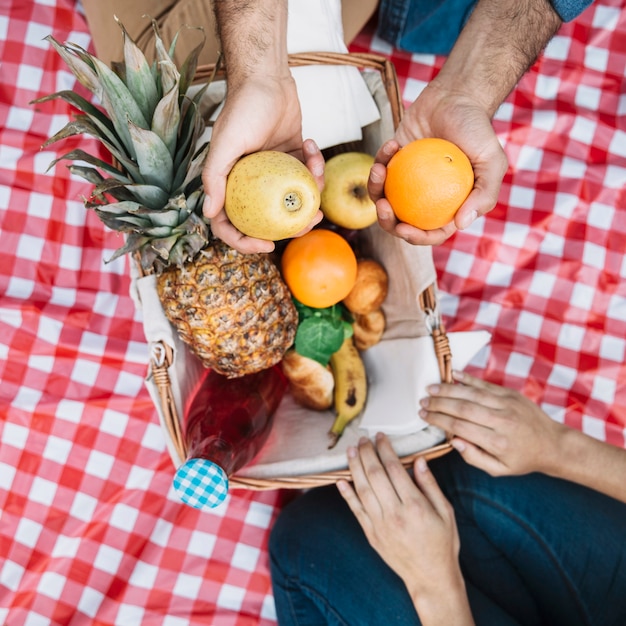 Free photo top view picnic concept with fruits