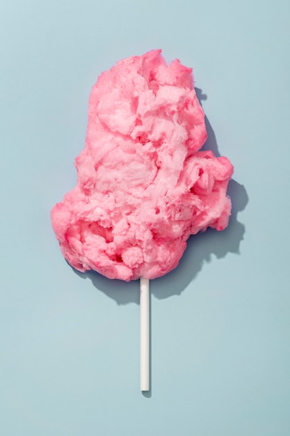 スティック上のピンクの綿菓子の上面図