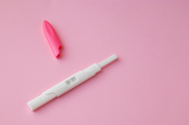 Free photo top view positive pregnancy test
