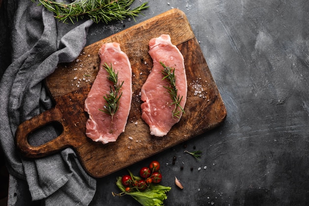 Foto gratuita vista dall'alto del concetto di carne cruda