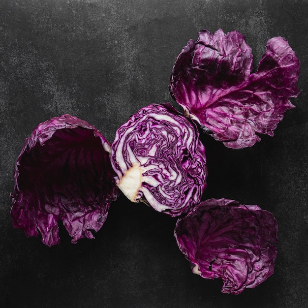 Free photo top view red cabbage veggie