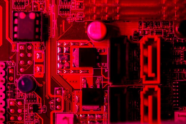赤をテーマにした回路基板の平面図