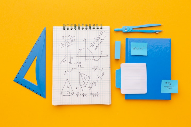 Free Photo top view school supplies composition