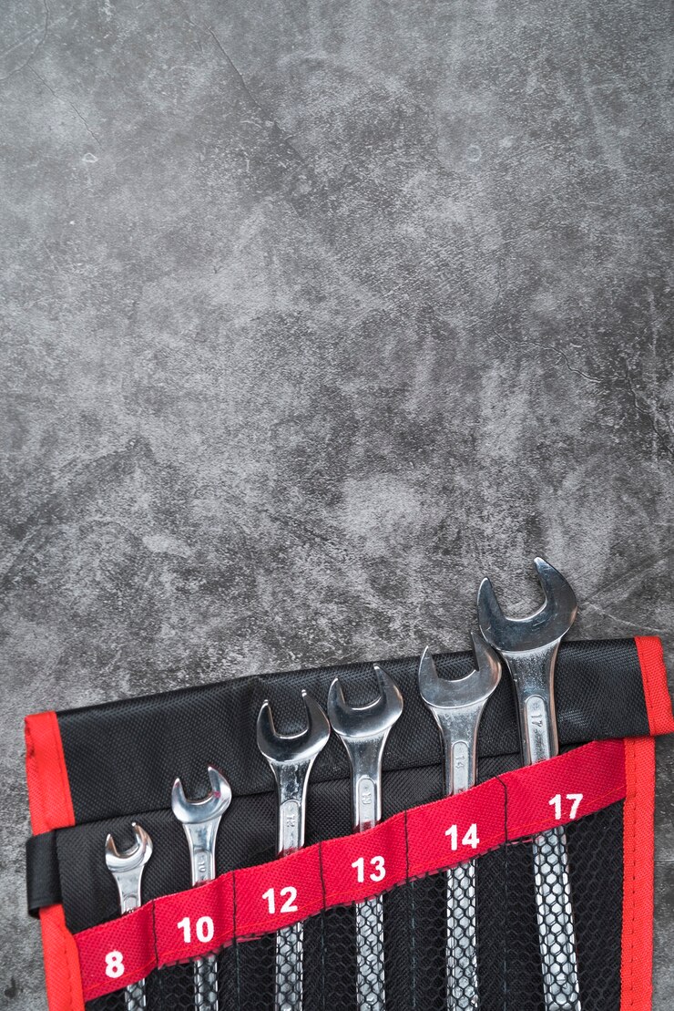Free Photo top view set of metal wrenches