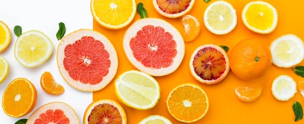 Top view slices of fruit