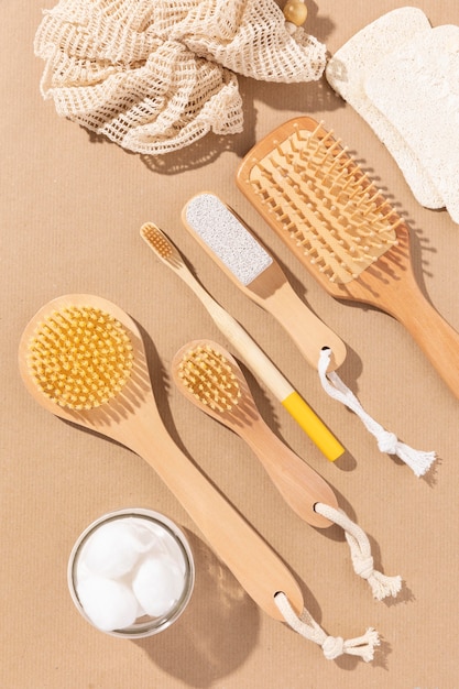 Free photo top view sponge bath and brushes