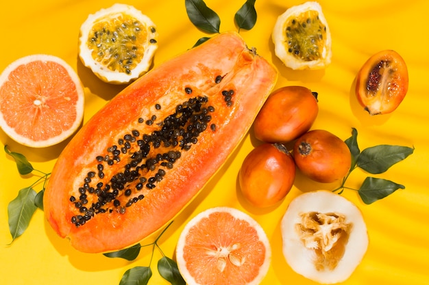 Free photo top view tasty and fresh fruits on the table