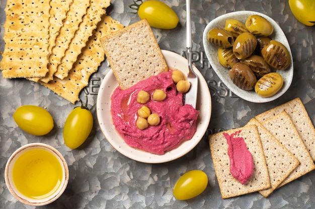 Foto gratuita hummus gustoso vista dall'alto sul piatto