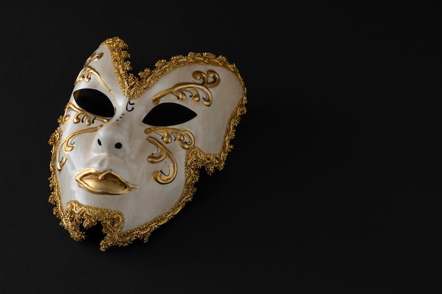 Foto gratuita natura morta della maschera del teatro di vista superiore