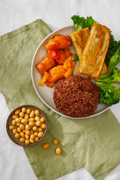 Free photo top view veggie dish still life