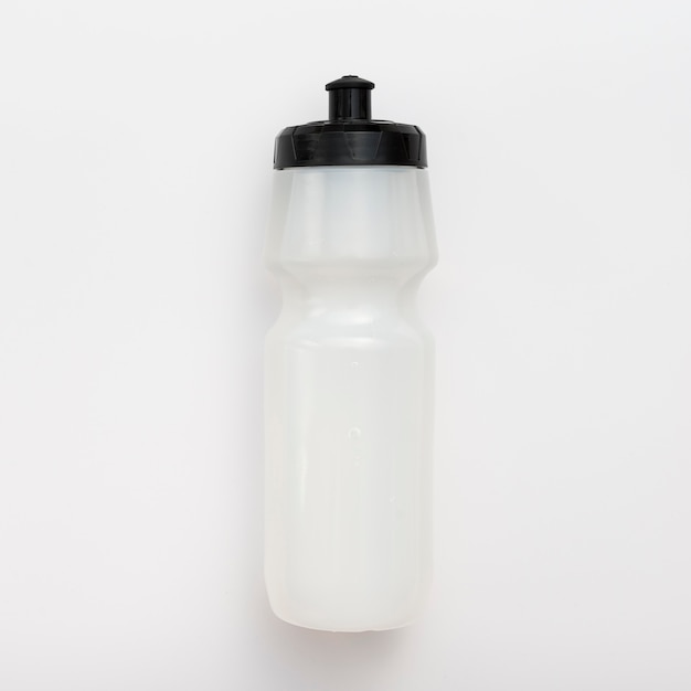 Вид сверху бутылки с водой